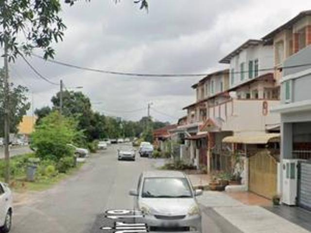 Terraced House for sale in Malaka
