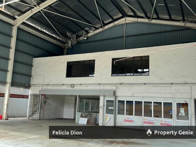 Warehouse for sale in Malaka