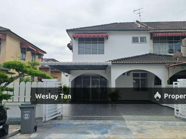 Terraced House for sale in Malaka