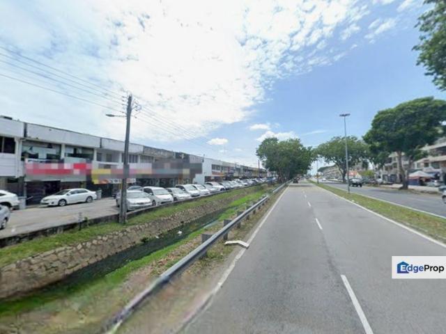 Shop for rent in Malaka