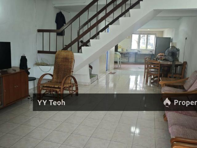 Terraced House for sale in Malaka