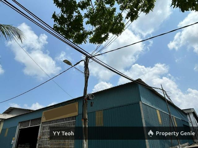 Warehouse for sale in Malaka