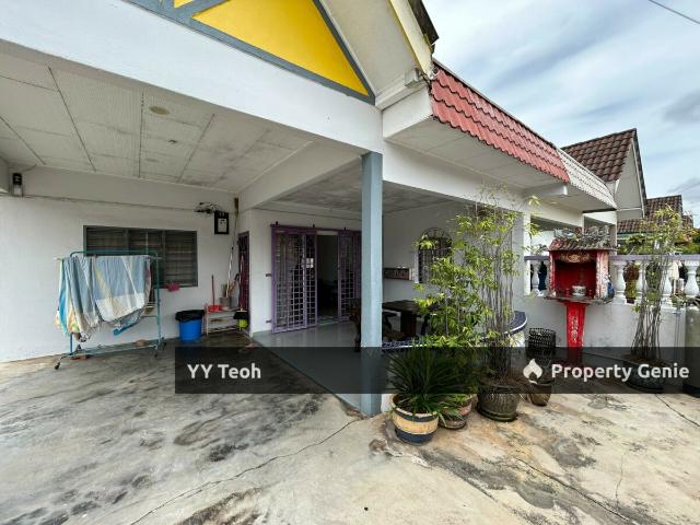 Residential House for sale in Malaka