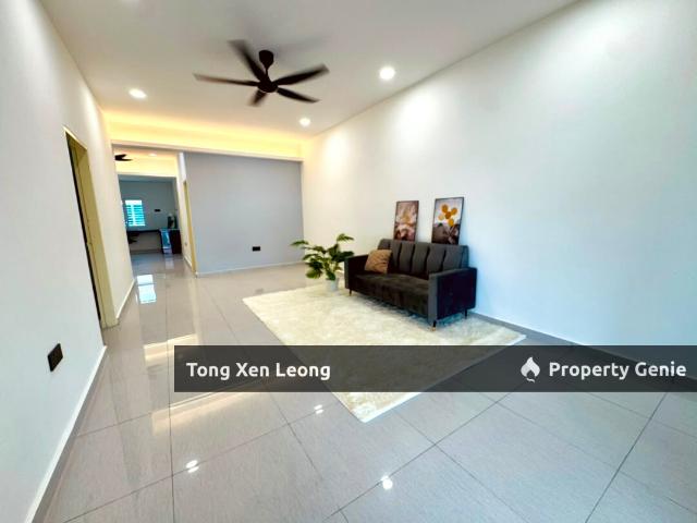 Terraced House for sale in Malaka