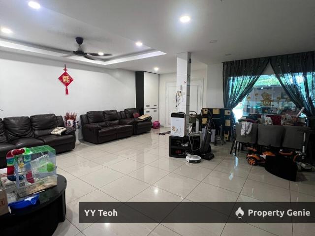 Terraced House for sale in Malaka