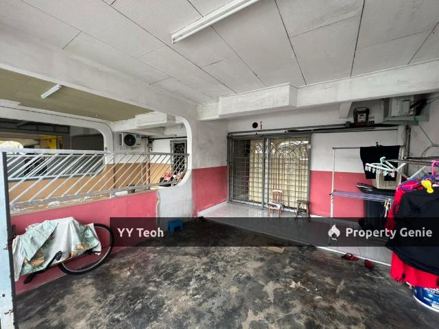 Terraced House for sale in Malaka