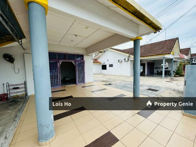 Residential House for sale in Malaka