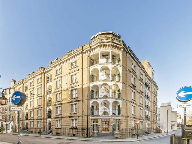 Apartment for rent in Kensington, Greater London