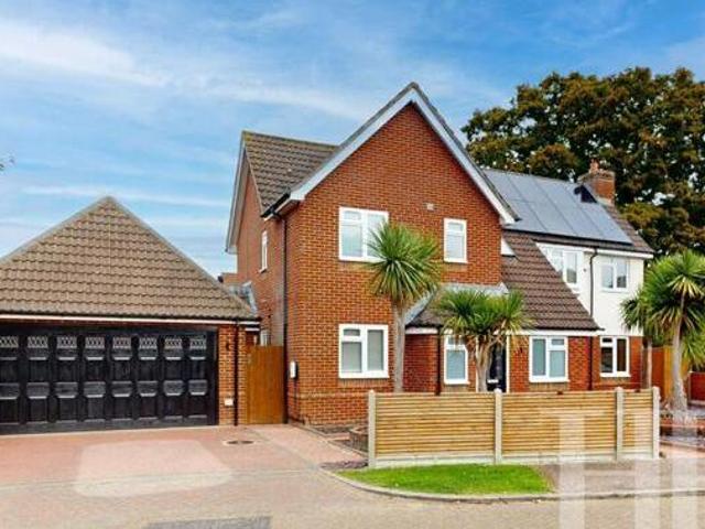 House for rent in Meath Green, Reigate and Banstead