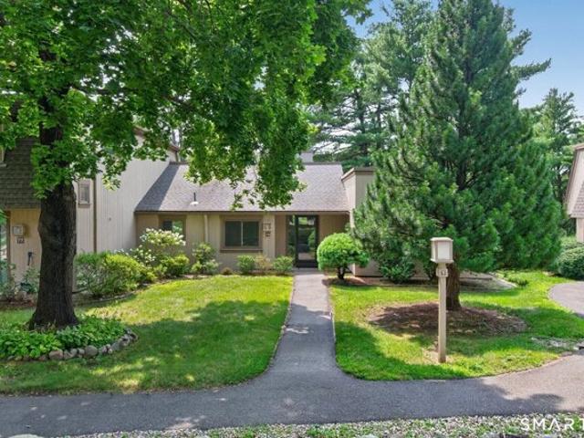 Condo for sale in Farmington, Connecticut