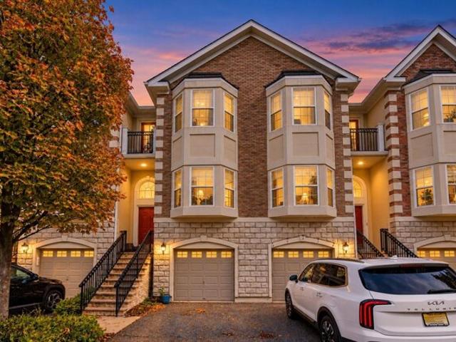 Condo for sale in Riverside Court, Secaucus