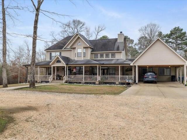 House for sale in Hemphill, Texas