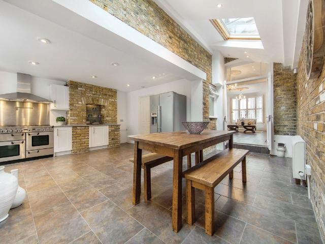 Apartment for rent in Clapham Junction, Greater London