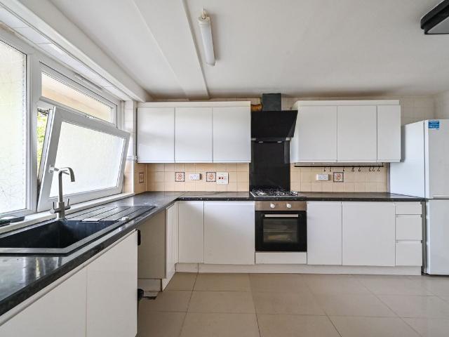 Apartment for rent in Old Ford, Greater London