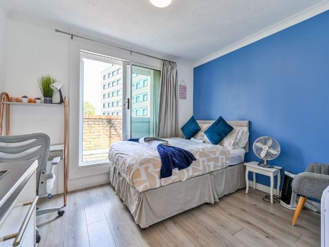 Studio for rent in Old Ford, Bow