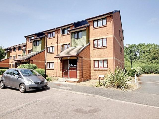 Apartment for rent in London Borough of Enfield, Greater London