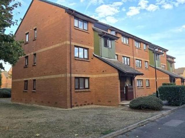 Apartment for rent in Carterhatch, Greater London