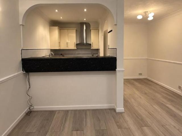 Apartment for rent in Carterhatch, Greater London