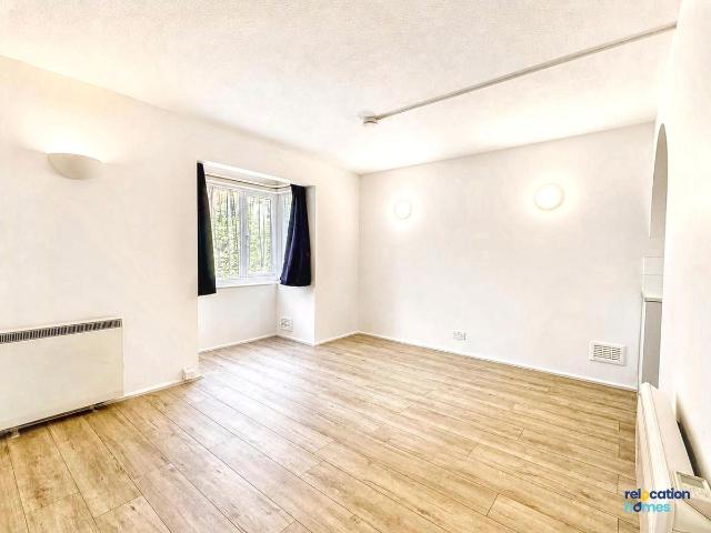 Studio for rent in Carterhatch, Greater London