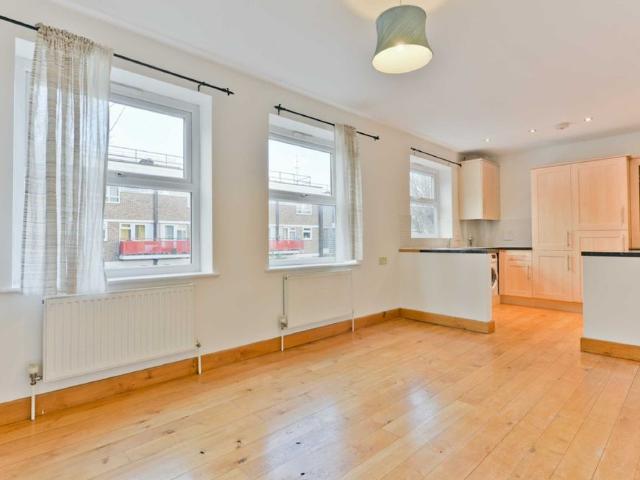 Apartment for rent in Bermondsey Village, Greater London