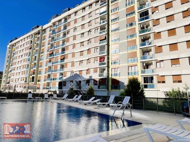 Esenkent Mahallesi, Maltepe içerisinde satılık mülk