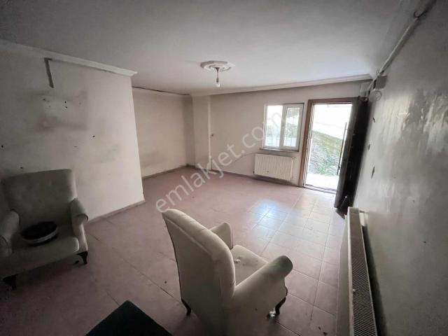 Zümrütevler Mahallesi, Maltepe içerisinde kiralık mülk