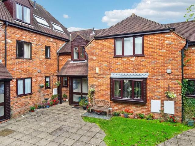 Apartment for rent in Monks Risborough, Princes Risborough