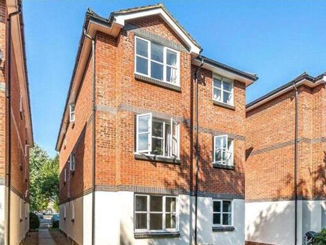 House for sale in Isleworth, Greater London