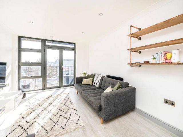 House for rent in Bromley-by-Bow, Bow