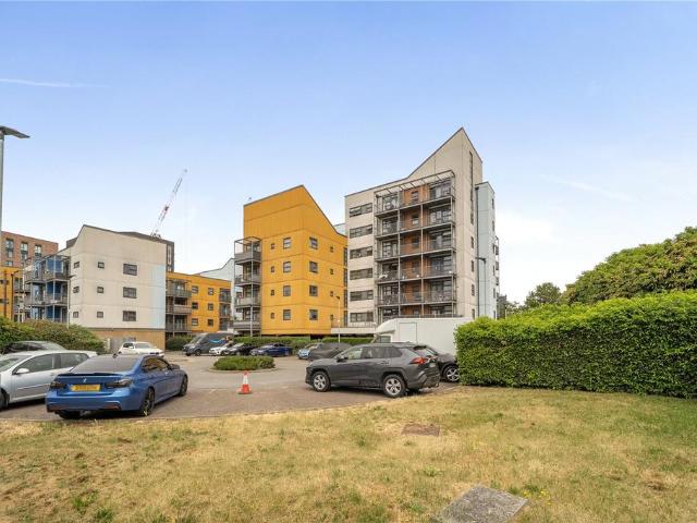 House for rent in Bromley-by-Bow, Bow