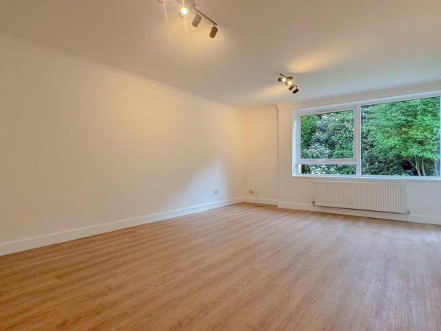 Apartment for rent in Kings Hill, Colliers End