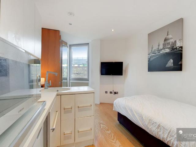 Studio for rent in Bermondsey Village, Greater London