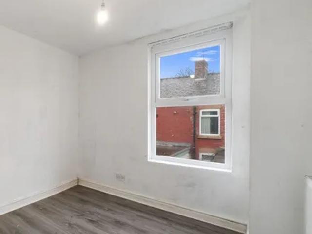 House for rent in Elm Park, Calderstones