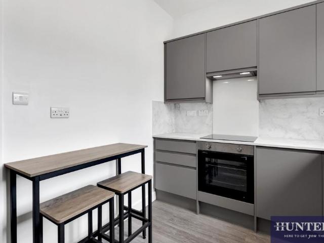 Apartment for rent in Queen's Park, Greater London