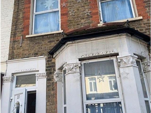 House for rent in Plashet, Greater London