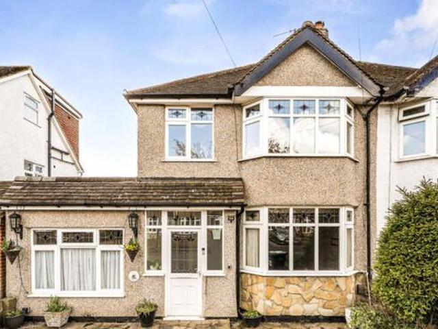 House for sale in Batchworth, Hertfordshire