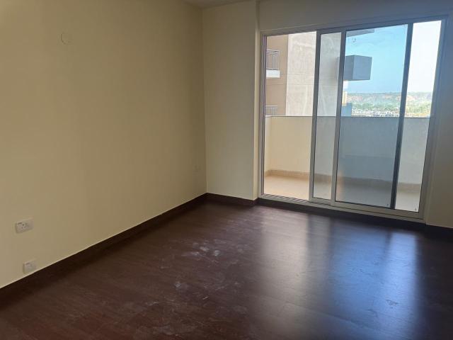 Property for rent in Deri