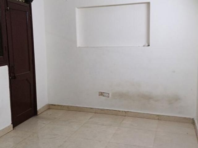 Property for rent in Deri