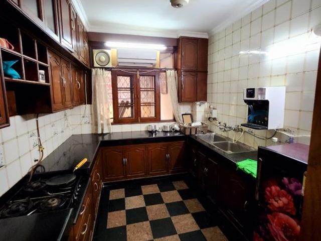 Property for rent in Deri