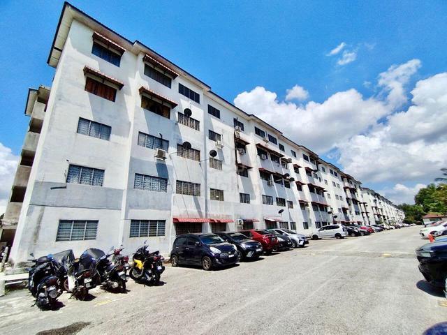 Flat for sale in Petaling, Subang Jaya