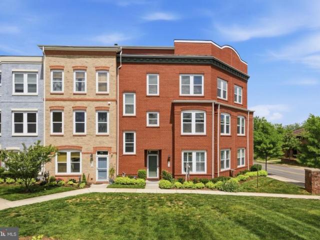 Townhouse for sale in Virginia