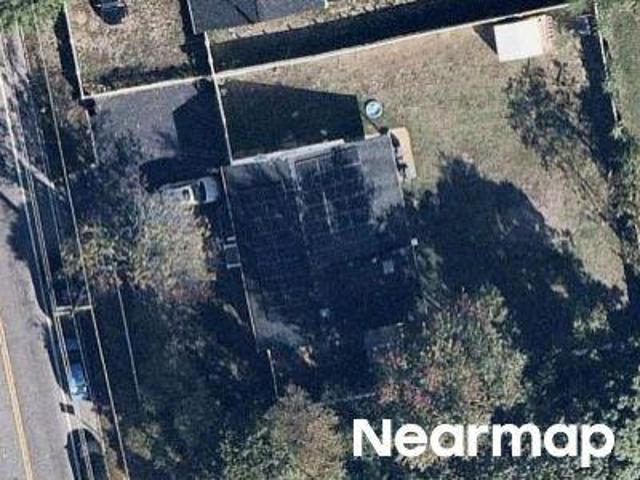 House for sale in Bay Shore, New York