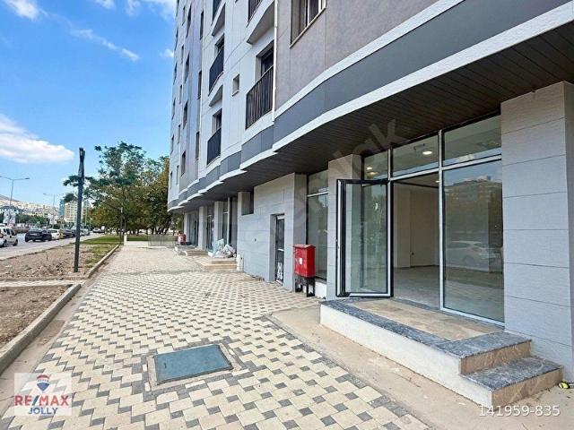 Bayrakli, İzmir içerisinde satılık Dükkan