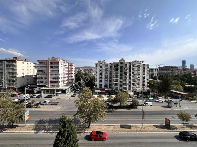 Bayrakli, İzmir içerisinde satılık mülk