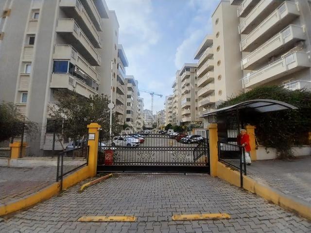 Bayrakli, İzmir içerisinde satılık mülk