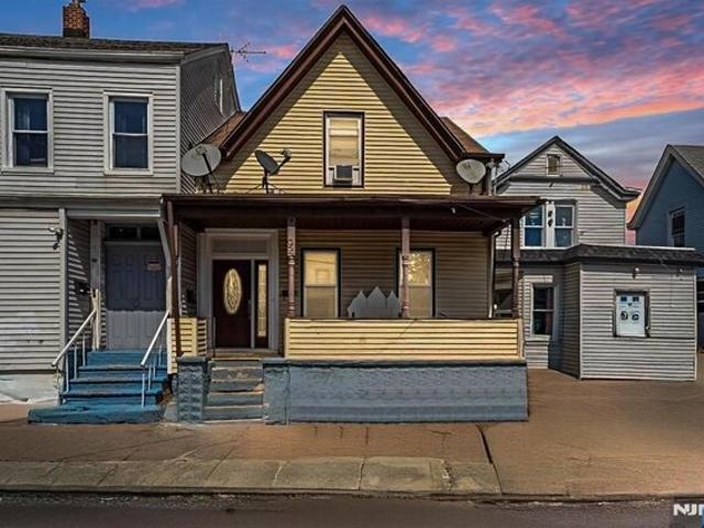 House for sale in Passaic, New Jersey