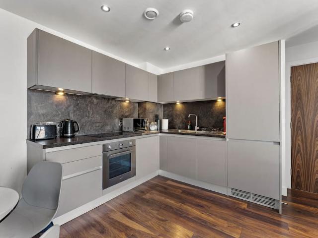 Apartment for rent in First Street, Manchester