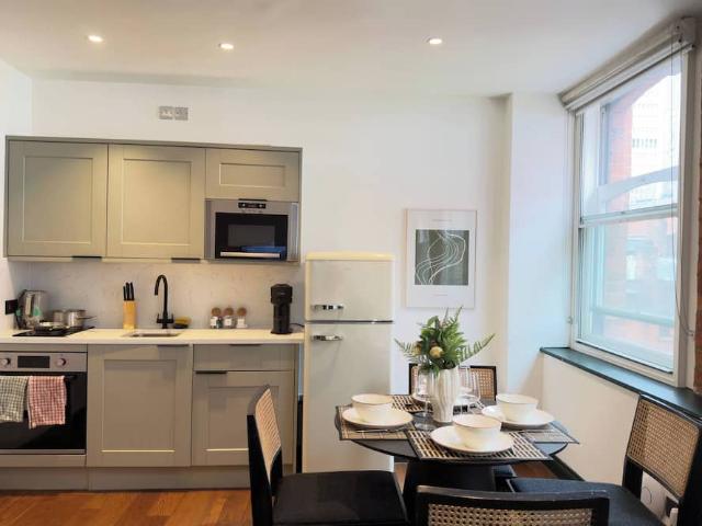 Apartment for rent in Central Retail District, Manchester