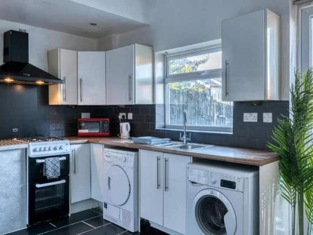 House for rent in Boothroyden, Manchester