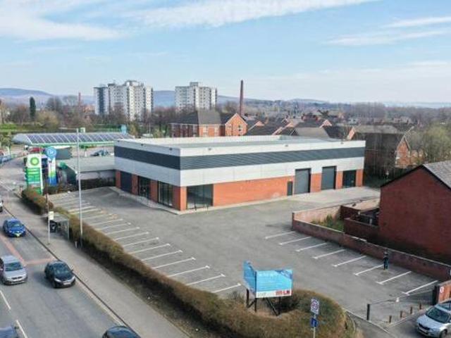 House for sale in Ashton-under-Lyne, Tameside